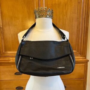 Arrezo Black Leather Silver Zipper Bag
